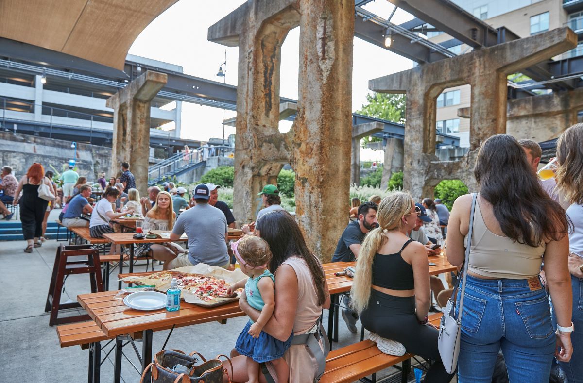 innovationqrtr's tweet photo. Hard to believe how far we've come, but we've got the pictures to prove it! Check out some of our favorite before and afters. #transformationtuesday #findyourspot #downtownwinston #wsnc #experienceiQ https://t.co/oDRpCgMOyQ
