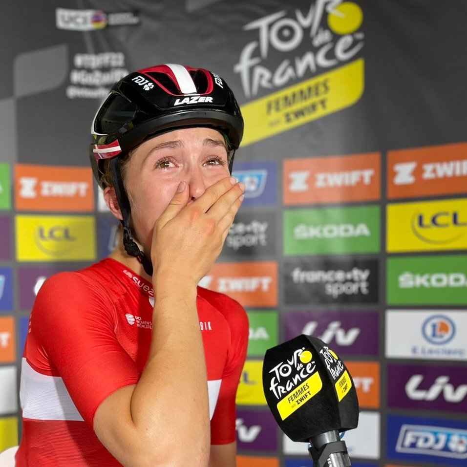 🎙 🇩🇰<a href="/CUttrupLudwig/">Cecilie Uttrup Ludwig</a>: « I can’t believe it, I’m a Tour de France stage winner! In this beautiful jersey! »

🎙 🇩🇰<a href="/CUttrupLudwig/">Cecilie Uttrup Ludwig</a> : « Je n’arrive pas à y croire, j’ai gagné une étape du Tour de France ! Dans ce beau maillot ! »

#TDFF #WatchTheFemmes