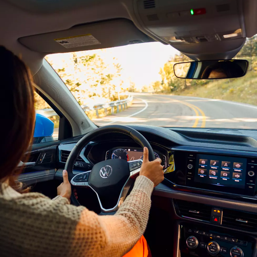 VWMidTown's tweet photo. The interior of a #2022Taos as seen from behind the driver’s seat.
It’s time you give your dash some flair. With available customization at your fingertips, you can choose what essential information you want displayed, and configure it to your needs.
.
https://t.co/Z0E3NhnKms https://t.co/3n7ZRO7wJi