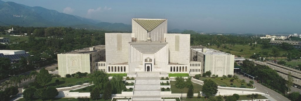akbarbuneri's tweet photo. Supreme Court 's building should also be converted to University !!! @BBhuttoZardari #فیصلہ_آج_کرو https://t.co/VunuG4wFS5