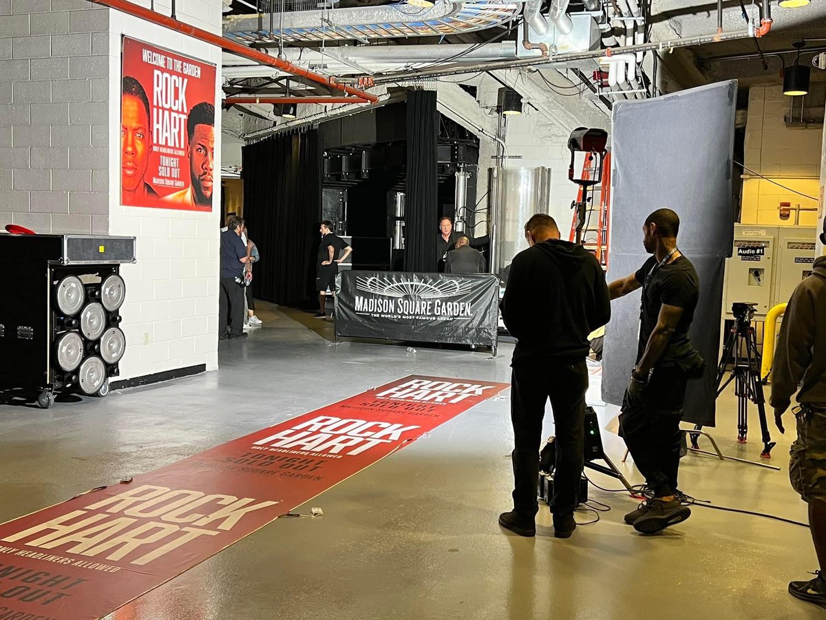Showtime_Sound's tweet photo. Saturday night at MSG was LEGENDARY. Our Showtime team was on the scene, providing production for 4 Goats! (3 of them legends) 🐐
📸: dopepickwan & @sttc22
@L_ACOUSTICS @TheGarden
#HeadlinersOnly #showtimetouring #DaveChappelle #chrisrock #kevinhart #eventproduction https://t.co/EK36OqU5bO