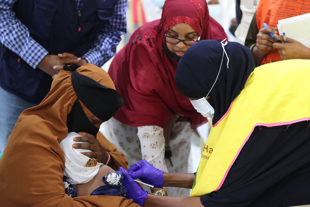 WHOSom's tweet photo. The #COVID19 has seen a backslide in childhood #immunization. 1 in every 7 children have missed out RI in Somalia leaving a generation of children at risk. Important to build back better &amp; identify children who have missed out
#Measles https://t.co/V1Dsmwj1Q2