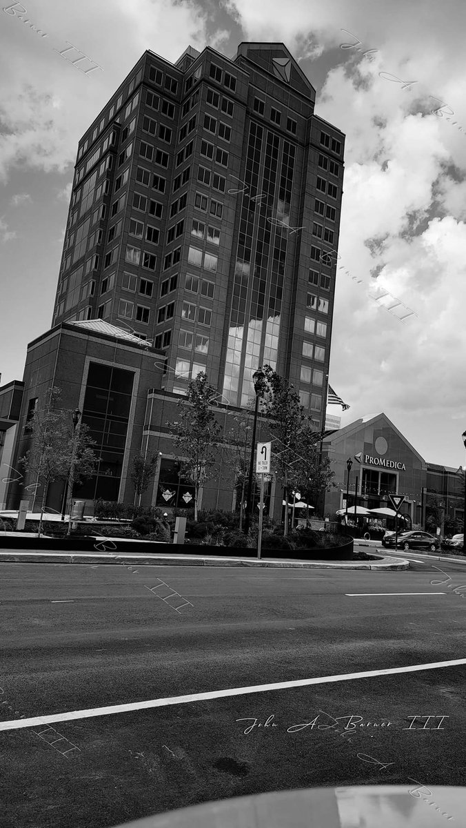 JNathanVisuals's tweet photo. I was bored lol...
#JNathanVisuals #photography #photographers #photos #photooftheday #architechure #architect #streetphotography #cityphotography #buildings #building #cityview #blackandwhitephotography #blackandwhite #S21Ultra #smartphonephotographer #mobilephotography https://t.co/ty6zwIScrF