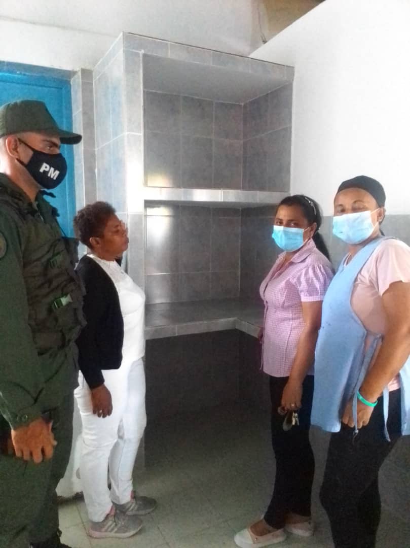CNAEGARCIADEHEV's tweet photo. Visita cierre de año escolar: L.N. Simón Rodríguez, U.E.E. Arturo Michelena, U.E.E. Manuelita Sáenz #PuebloEnUnionNacional @NicolasMaduro @FreddyBernal @Berzabethg1 @clifmgarciahevi @CnaeTachira @GMAS_TC03 https://t.co/Ojp9qD2e4S