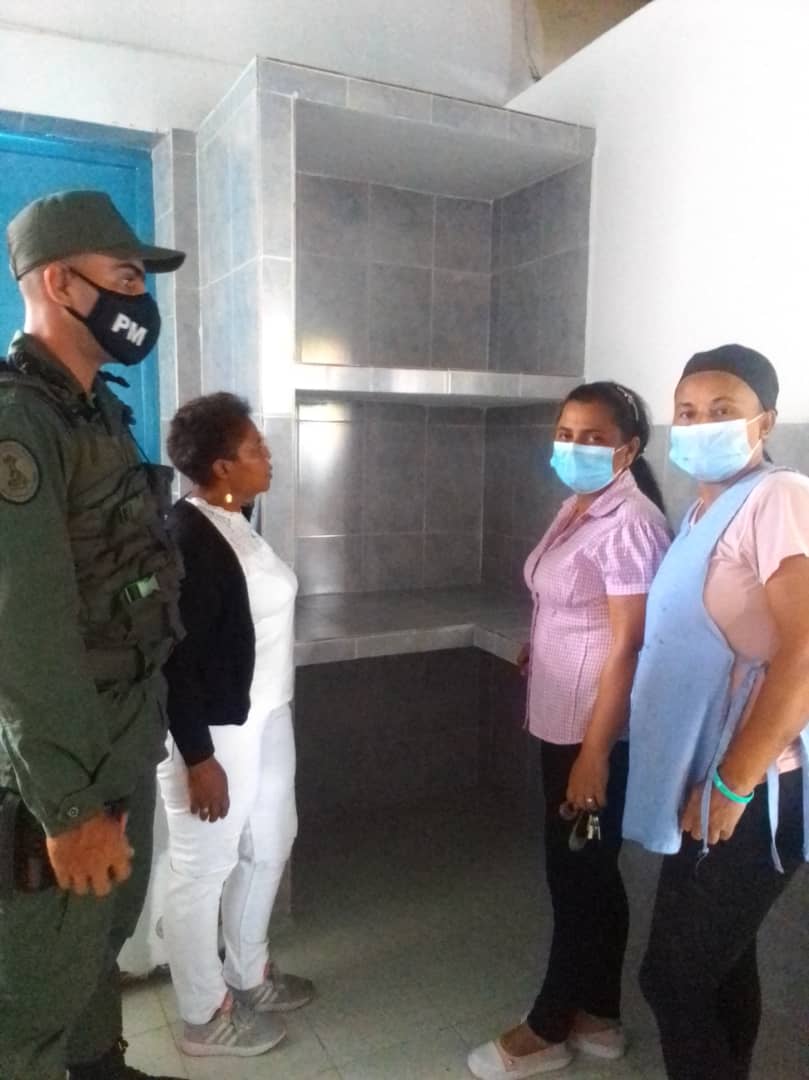 CNAEGARCIADEHEV's tweet photo. Visita cierre de año escolar: L.N. Simón Rodríguez, U.E.E. Arturo Michelena, U.E.E. Manuelita Sáenz #PuebloEnUnionNacional @NicolasMaduro @FreddyBernal @Berzabethg1 @clifmgarciahevi @CnaeTachira @GMAS_TC03 https://t.co/Ojp9qD2e4S
