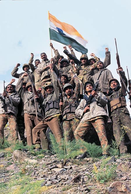 Remembering the great sacrifices of our brave soldiers during the 1999 Kargil war. 

Big salute to our soldiers’ courage, bravery, dedication and sacrifices they make for us and our mother land. 🇮🇳🙏
