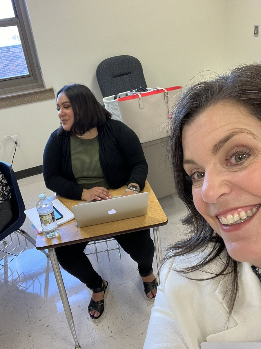 Office Managers hard at work learning about Culture at Dallas AIM Conference! @dallasschools@AIM2_O <a href="/engage_learning/">engage2learn</a> <a href="/LucyElizondo123/">Lucy Elizondo</a> #engage2learn #DallasISDAIMConf