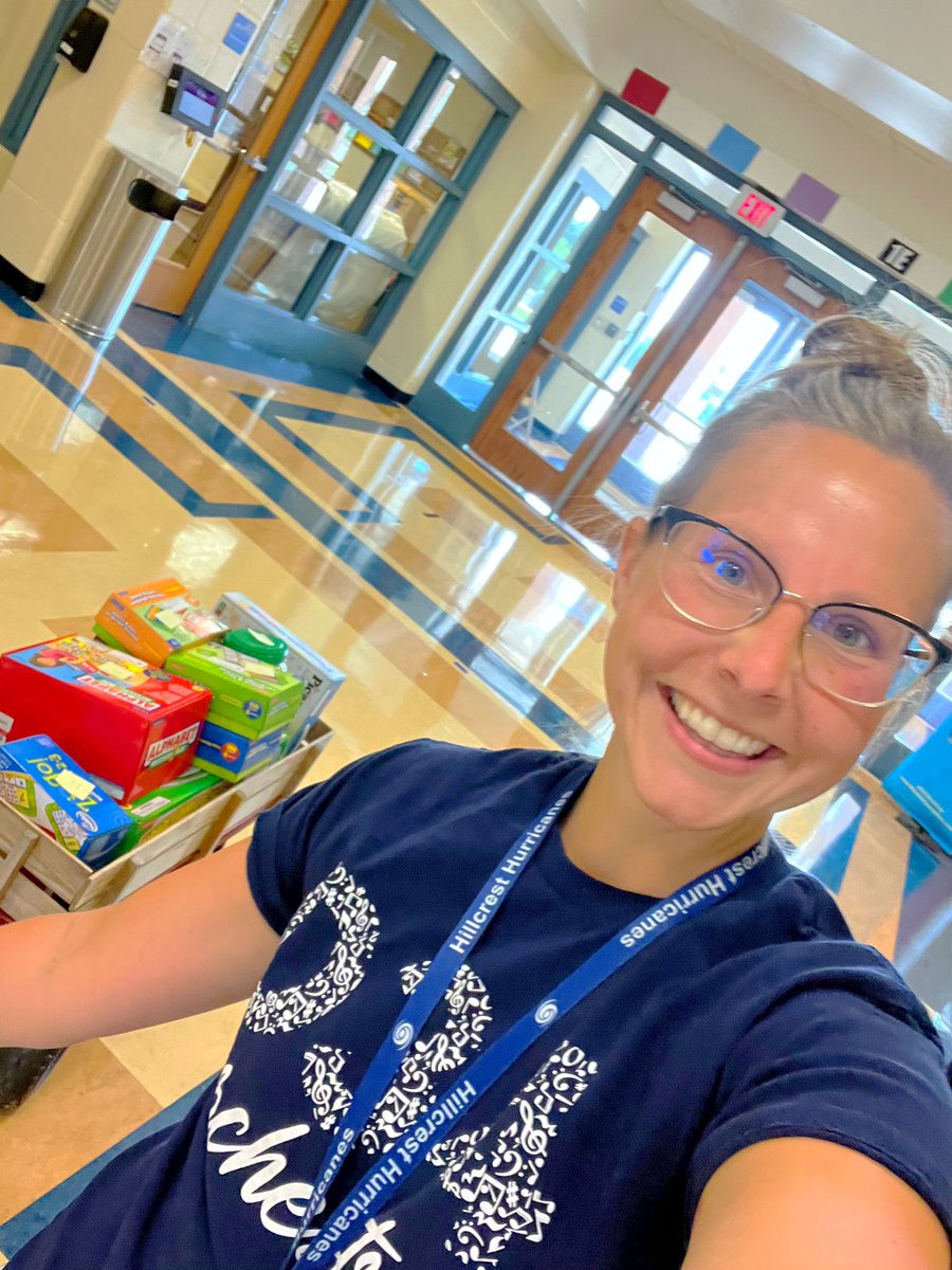 MrsAlliWaller's tweet photo. I’ve been a bit busy this morning. Nothing like unpacking and delivering new resources to @D34Hurricanes classrooms to greet teachers in a few weeks! @AntiochCCSD34 💪🏼🙌🏻 #HillcrestHurricanes #SoarWithD34 #ExploreWithD34 #D34Pride https://t.co/HfDFq01pTv