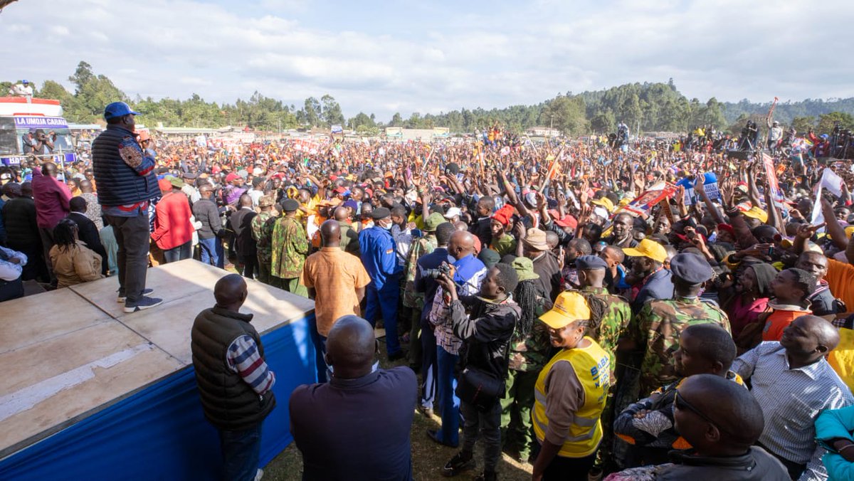 RailaOdinga's tweet photo. Meru County mumetubamba sana, tutazidi kutembea pamoja hadi mwisho. 

Tarehe 9 mwezi wa 8 ni Azimio. #VoteBlue #Inawezekana https://t.co/6l2Hx7s4mS