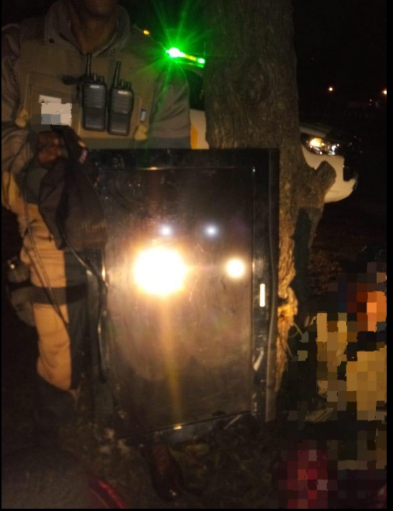 _ArriveAlive's tweet photo. Fidelity Services Group nabbed suspects involved in an attempted burglary at Worcester Primary School https://t.co/2pM1V07bCr
#ArriveAlive #RobberySuspects @Fidelity_Secure https://t.co/MB5ucudeaX