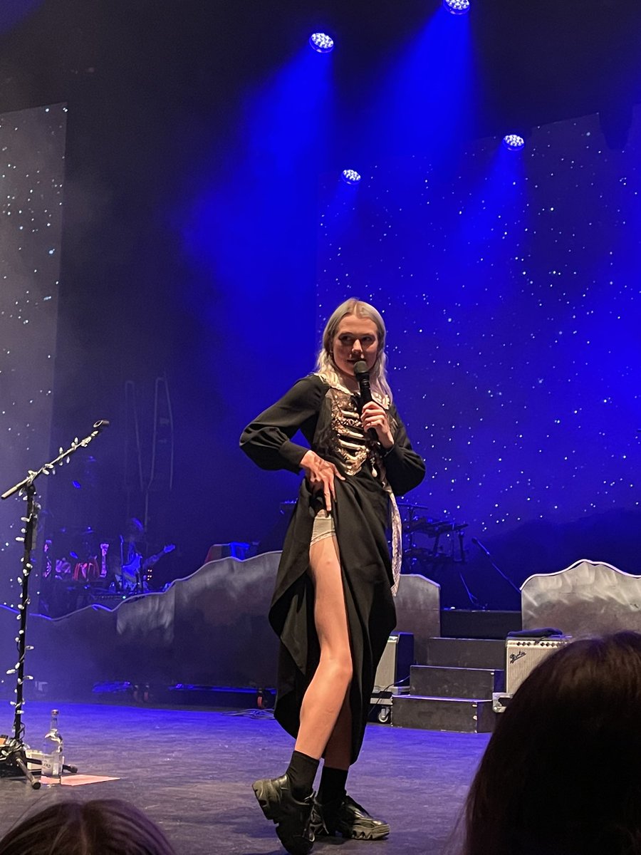 nat 🪐 tweet media