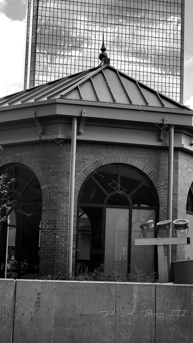 JNathanVisuals's tweet photo. Guess I was into #architechure on this day lol.
#JNathanVisuals #photography #photographers #photos #photooftheday #photoshoot #products #blackandwhite #S21Ultra #smartphonephotographer #mobilephotography #blackandwhitephotography #mobilephotographer #phonephotography #Cloudy https://t.co/ouRtkcYghT
