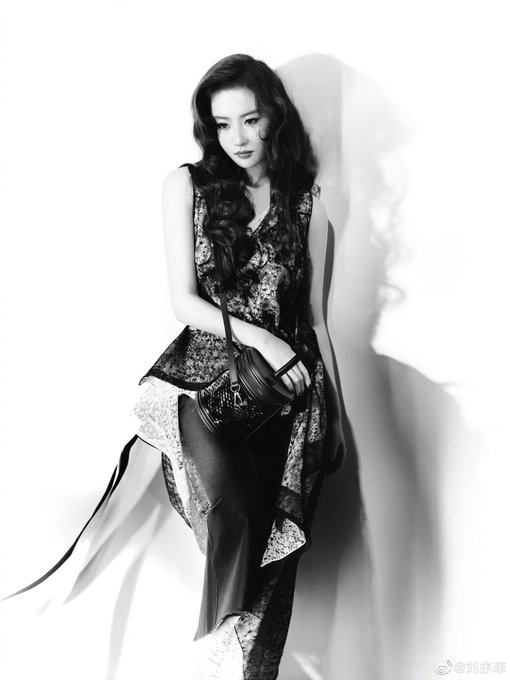 Yifei's Sina พ.ค.- ส.ค. 2565 FYmmKZiaMAAgIVj?format=jpg&name=small