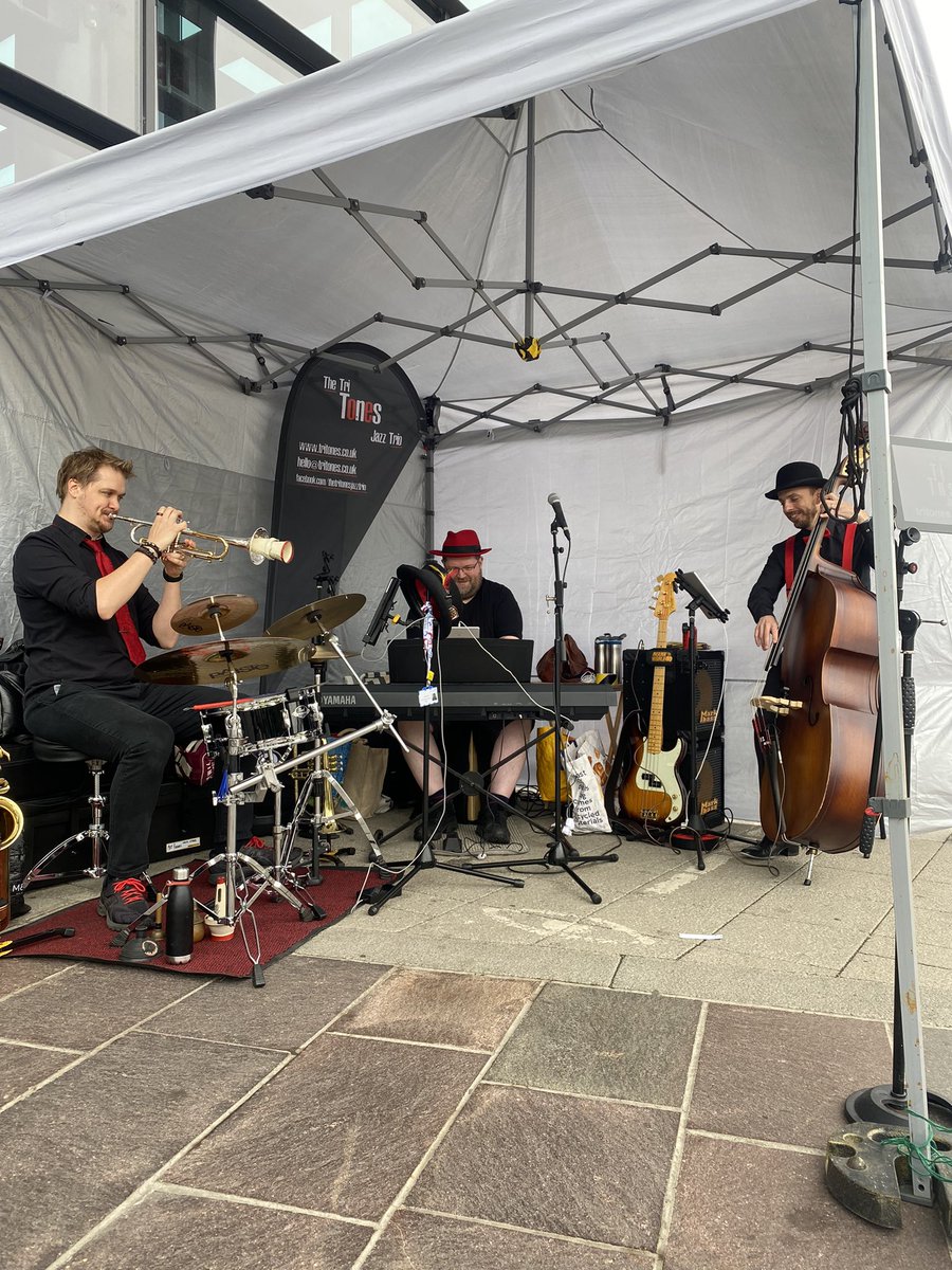 UHDBWellbeing's tweet photo. To celebrate the return of live music @UHDBTrust, we arranged a 12hour Buskathon to boost our happy hormones &amp; create opportunities to take part in some wellbeing activities such as Yoga &amp; Zumba! All whilst enjoying some of our favourite songs 🎶🥁🎷
#TeamUHDB
@tritonesjazz https://t.co/V1Y6UBeoPk