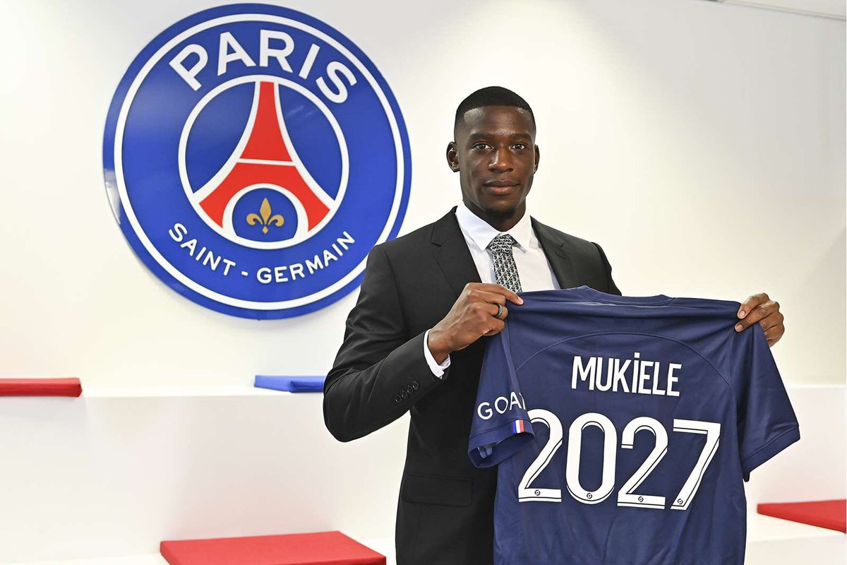 FabrizioRomano's tweet photo. Official and here we go confirmed. Nordi Mukiele signs as new Paris Saint-Germain until June 2027, full agreement now signed for €16m fee add-ons included. 🚨🔵🔴 #PSG

Third signing of the summer for Luís Campos after Vitinha and Ekitike. https://t.co/w7awd1J0m3