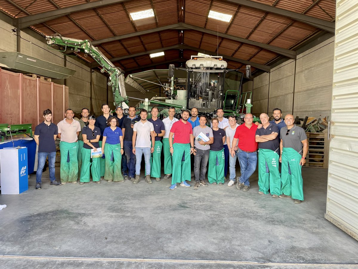 AlbertoES___'s tweet photo. Comienza una nueva campaña de tomate en Extremadura.🍅 
Una campaña llena de situaciones a resolver: incremento de plagas y enfermedades, sequía, etc. Desde @Bayer4CropsES deseamos una gran cosecha para todos y que la climatología nos acompañe.
#Velum #Bioact #Nematool #fieldview https://t.co/yallUH2ebc