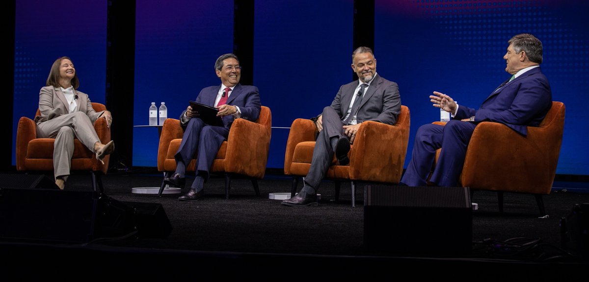 HealthTrustpg's tweet photo. HealthTrust President/CEO Ed Jones and panelists Jim Boyle (EVP, Medline Industries); Matthew Rowan (President & CEO, Health Industry Distributors Assoc.); and Jocelyn Bradshaw (SVP, Strategic Sourcing, HealthTrust) discussed “Beyond a Disrupted Supply Chain." #HTU22 https://t.co/lsisrzd7Qy