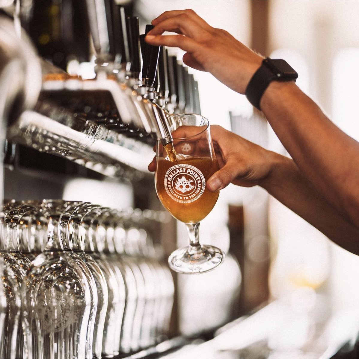 safebeerlines's tweet image. 🔦 BREWERY SPOTLIGHT OF THE MONTH

@BallastPoint in San Diego. Their beer is crafted to perfection. If you find yourself in Cali, make sure you stop at a Ballast Point Brewing and see what we mean. ballastpoint.com.
📸 @ballastpointbrewing
#dedicatedtothecraft #brewyourown