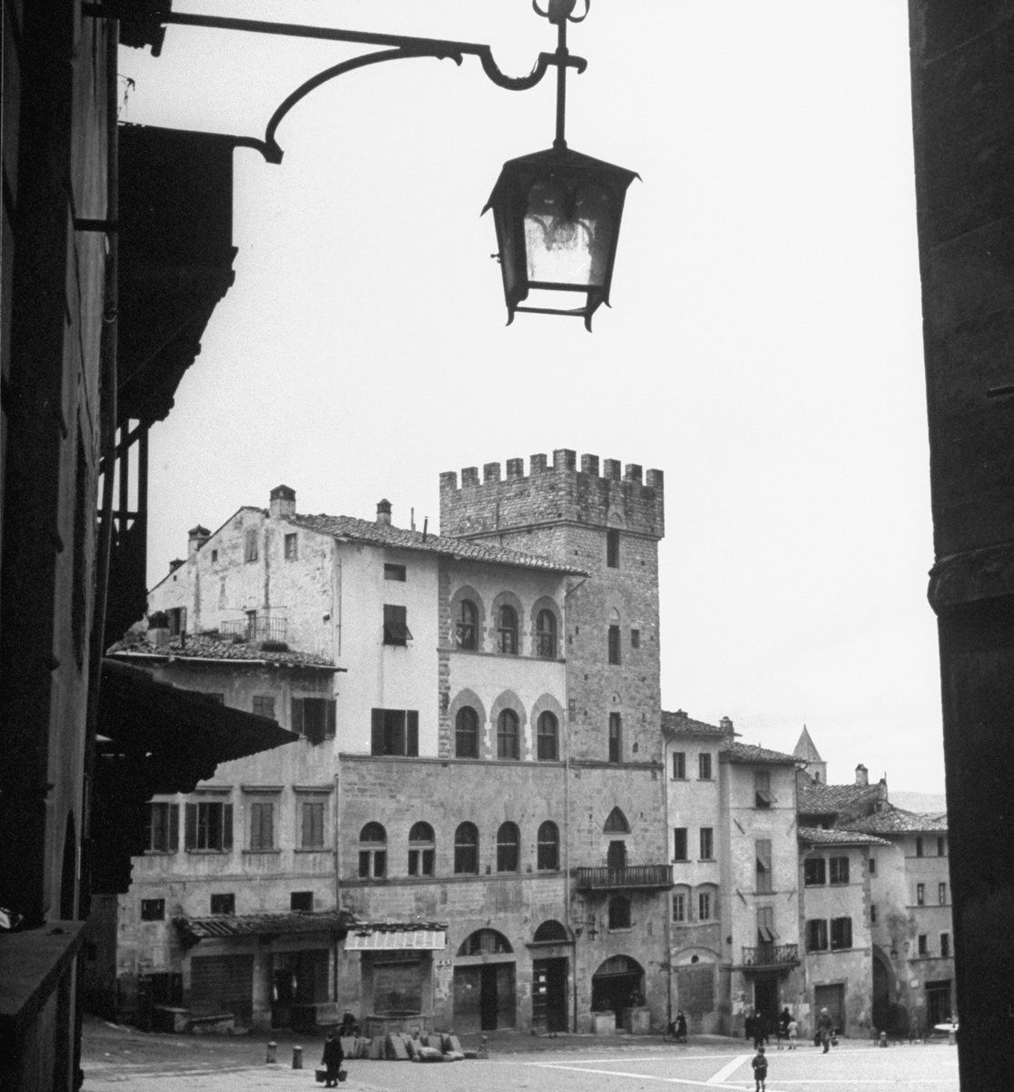A view of the tranquil Italian city of Arezzo, Tuscany, 1946.

To view more dreamy destinations from the LIFE archive, click the link below. 

life.com/destinations/

(📷 Hans Wild/LIFE Picture Collection) 

#LIFEMagazine #HansWild #Arezzo #Tuscany #Traveltuesday #1940s