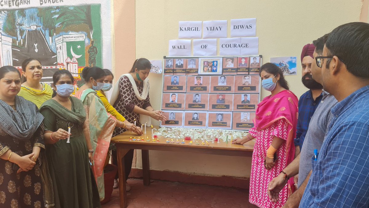 GDC_RS_Pura_NCC's tweet photo. 2 J&amp;K  Girls Bn NCC, Jammu of GDC RS Pura  organised homage to  remembering our Kargil heroes to commemorate Kargil Vijay Diwas under Azadi ka Amrit Mahotsav. NCC cdts and teachers paid homage and lit candles on the wall of courage.
#KargilVijayDivas 
@DteJKL 
@HQ_DG_NCC 
@adgpi https://t.co/bib5WZPZBa