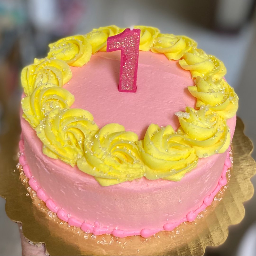 TastyPastryFL's tweet photo. Did you know? #TastyPastry offers a FREE #smashcake with purchase of a #firstbirthdaycake! https://t.co/XdYi7Bot4J