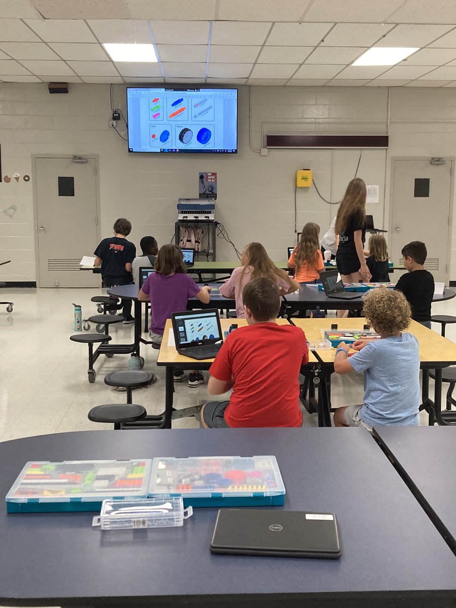 RCElemSci_SS's tweet photo. Incredible! Thurman Francis students making connections to science ideas through robotics ๐คฉ @BrenemanBunch #RCRobotics22 https://t.co/VkXZ1EPElD