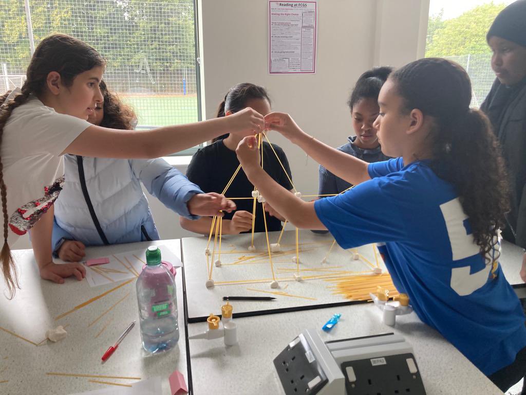FulhamCross's tweet photo. STEM afternoon at summer school. Who will build the highest tower using spaghetti and marshmallows only? #STEM #FCGStransition #WomeninScience #EMPOWER https://t.co/ANJdymNNMf