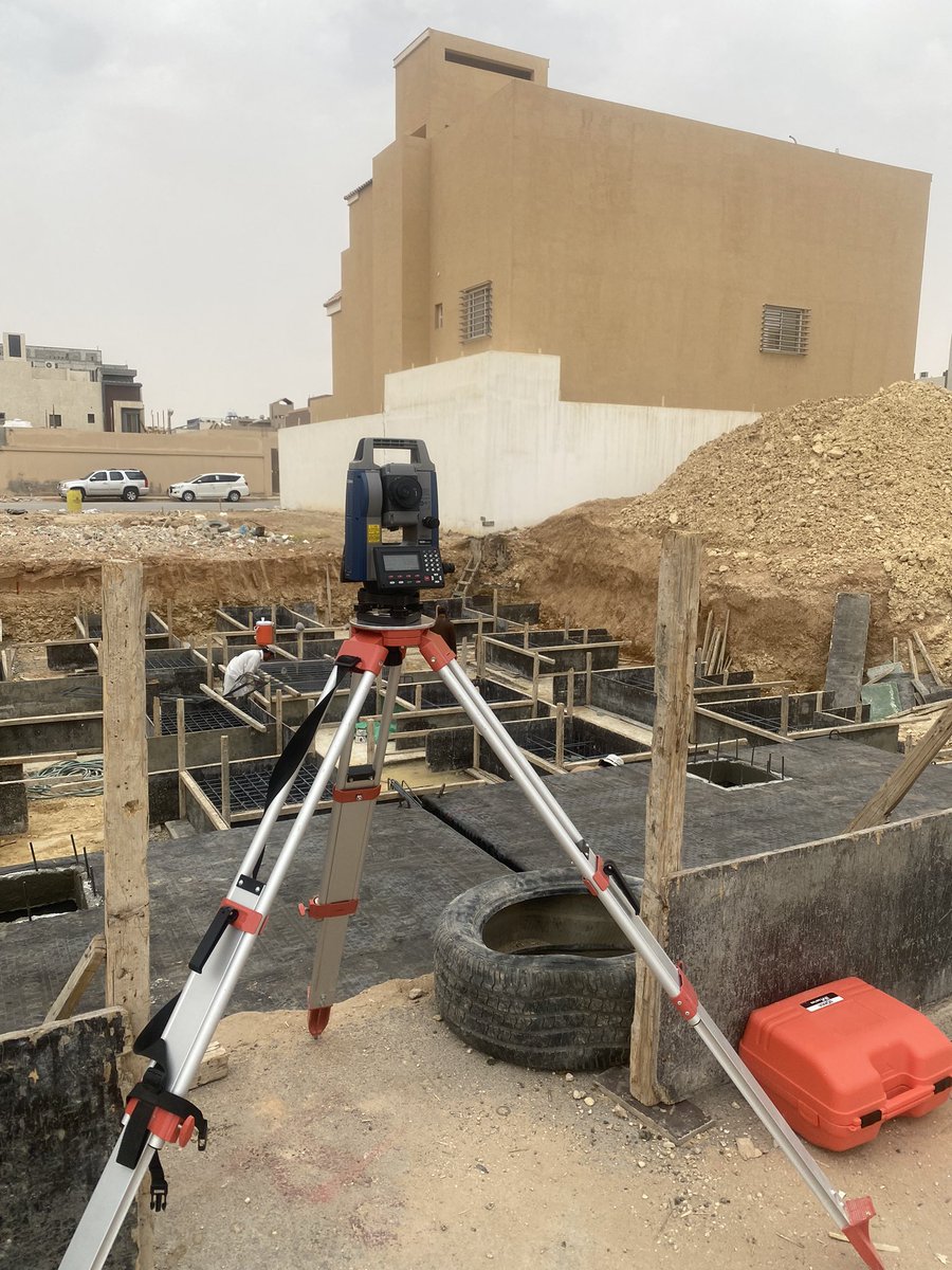 من ضمن اعمالنا جلب جهاز التوتل لتنزيل المخطط على ارض الواقع بدقة