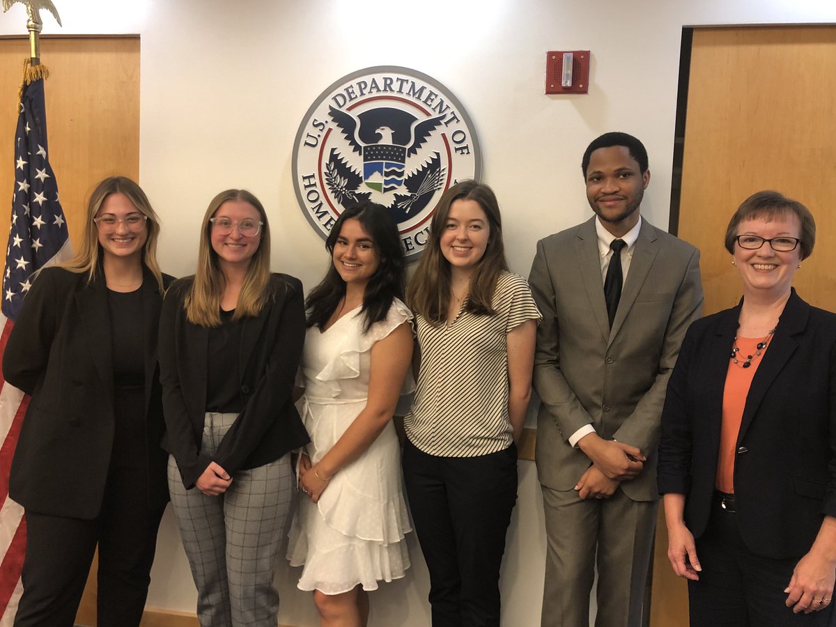 BethAWhitePhD1's tweet photo. So impressed with this representative group of the larger .@dhsscitech .@ExperienceORISE HS-POWER interns! Applications for summer 2023 open in the fall! #STEM #internships #workforcedevelopment @utarlington @bradleyu @UF https://t.co/1zAb1Xx9bx