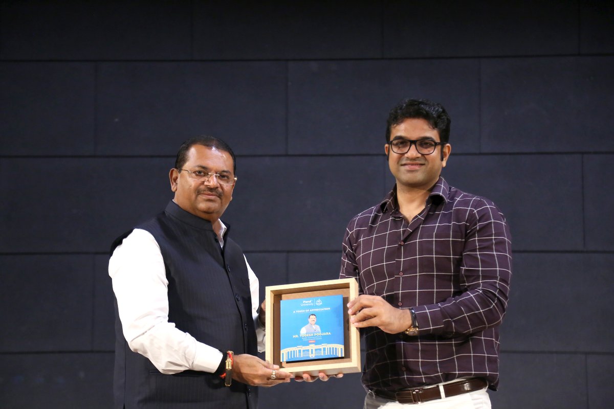 YLPoojara's tweet photo. Had a great interaction with Students in Entrepreneurship Enclave at @ParulUniversity
અહીના ઉત્સાહી અને ટેકસેવી વિદ્યાર્થીઓ દ્વારા રજુ કરાયેલ કૃતિઓ અને યુનિવર્સીટીની એડવાન્સ અને ગ્લોબલ એજ્યુકેશન સીસ્ટમ નિહાળીને ખુબ જ આનંદ થયો. #ParulUniversity #PUTalks || હરિ ઓમ || https://t.co/HMGXqjhnZv