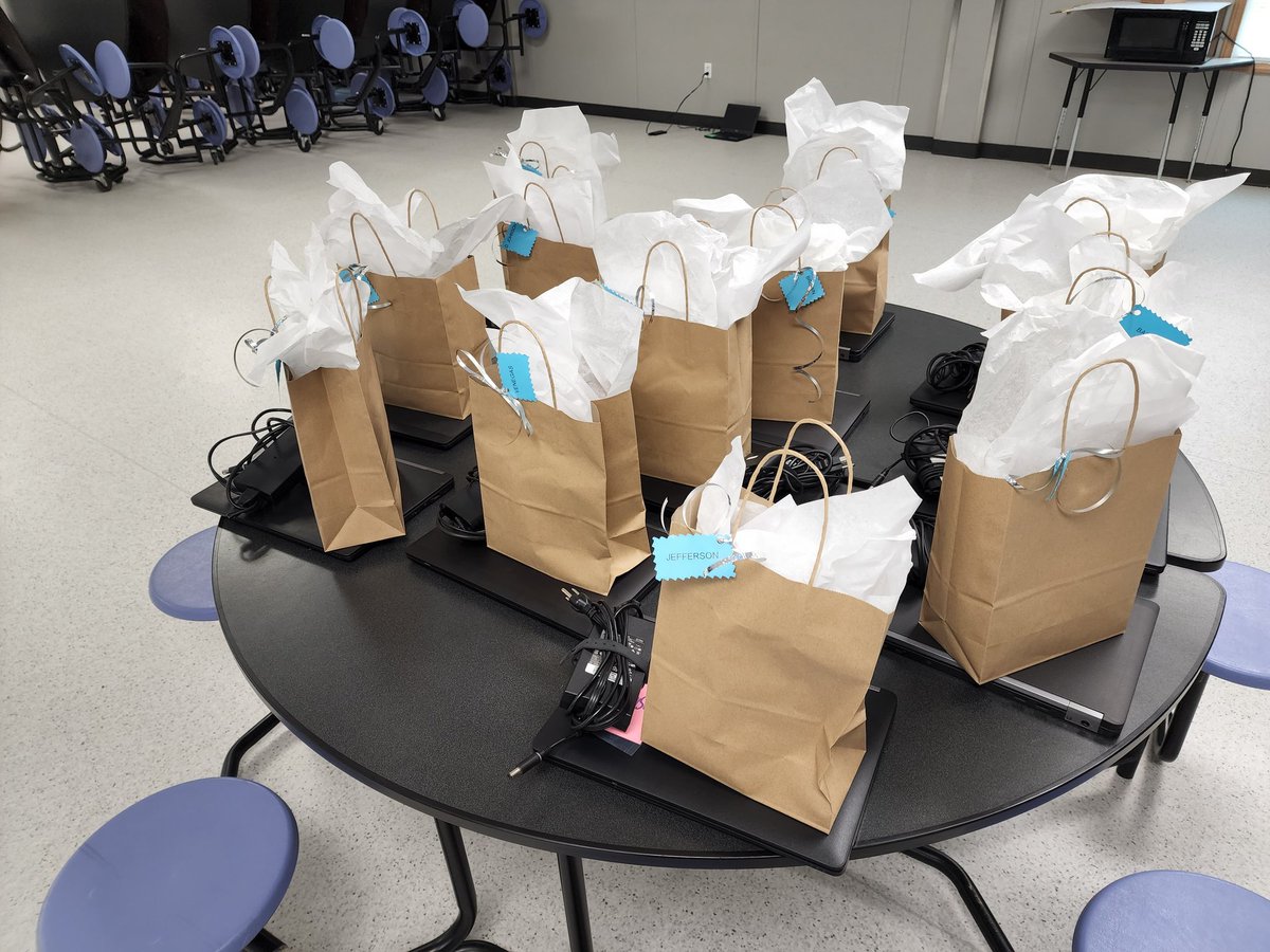 MyronStarrClark's tweet photo. It was great day at @KIPPNortheast as the Assistant Principals and Teacher Leaders welcomed our new to KNCP staff members! We are all excited and dedicated to providing the best student experience possible! #AllIn #GoGators #GatorGREATPride https://t.co/X8WjMtttUv