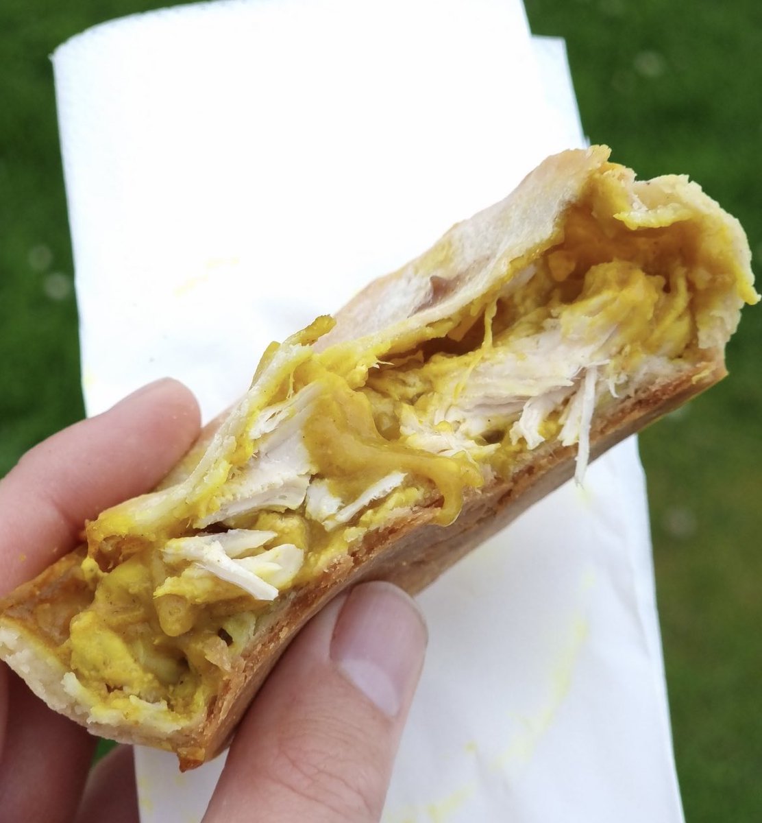 FootyScran's tweet photo. Chinese chicken curry pie at Forth Wanderers (@ForthWanderers) 

💷 £2.50 https://t.co/BwflDWeyuA