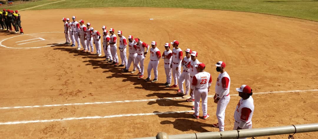 VENALUM_CVG's tweet photo. #AlMomento || Colombia venció a Perú en el primer encuentro de la jornada de este martes 26/07, en el Polideportivo CVG Venalum. Así van estos Panamericanos de Softbol Sub 23.
#PuebloEnUniónNacional 
@nicolasmaduro
@TareckPSUV 
@HAbreuMRT 
@amarcanopsuv https://t.co/06OjDMWAKA
