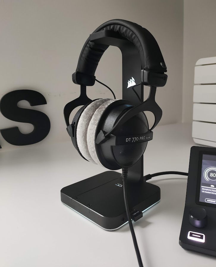 BassiePlays's tweet photo. New headphones 👀

I finally changed my main headphones.....
Say hello to the @beyerdynamic #DT770Pro  80 Ohm!

Really good audio quality and comfort, I just love them 😁 https://t.co/p4ONlzcoHi