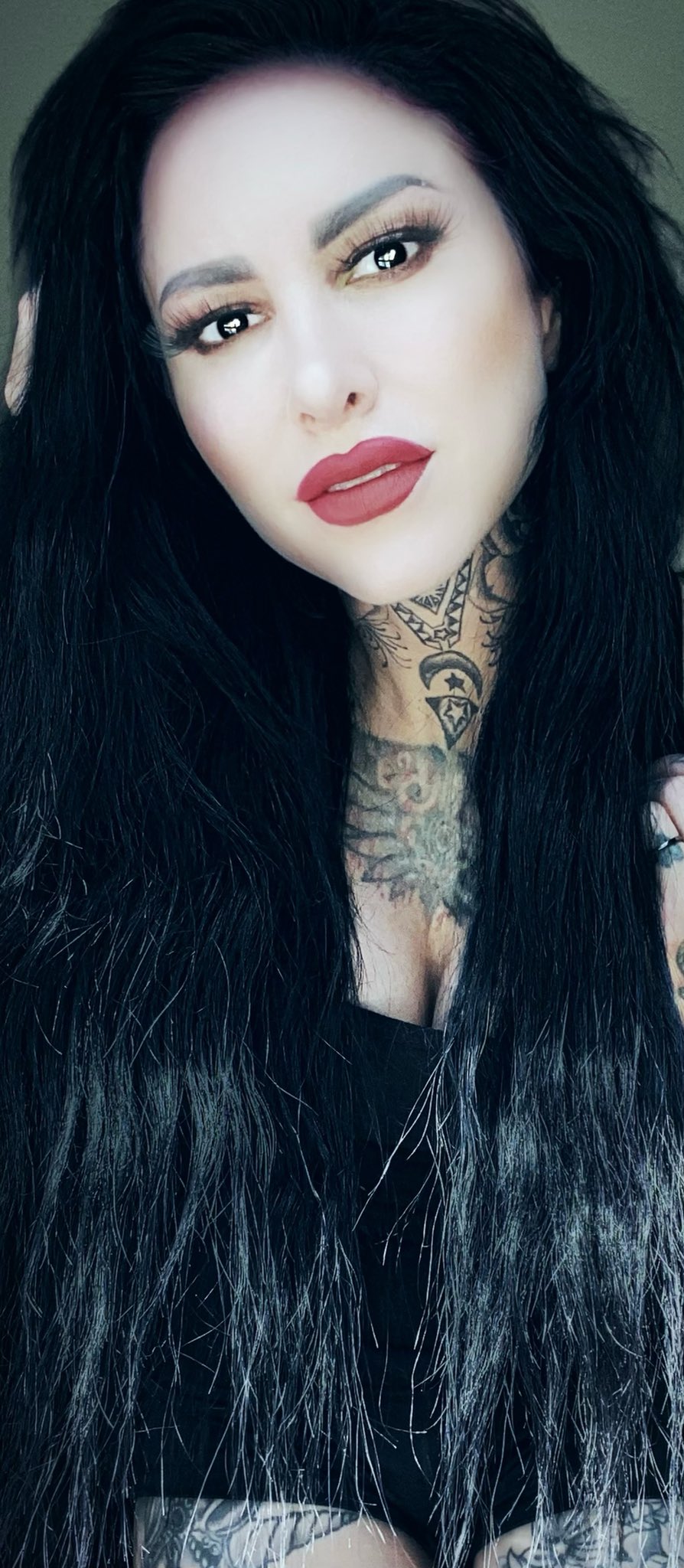 𝕸𝖎𝖝𝖎 on Twitter: "There’s enough sun for everyone 🖤 https://t.co