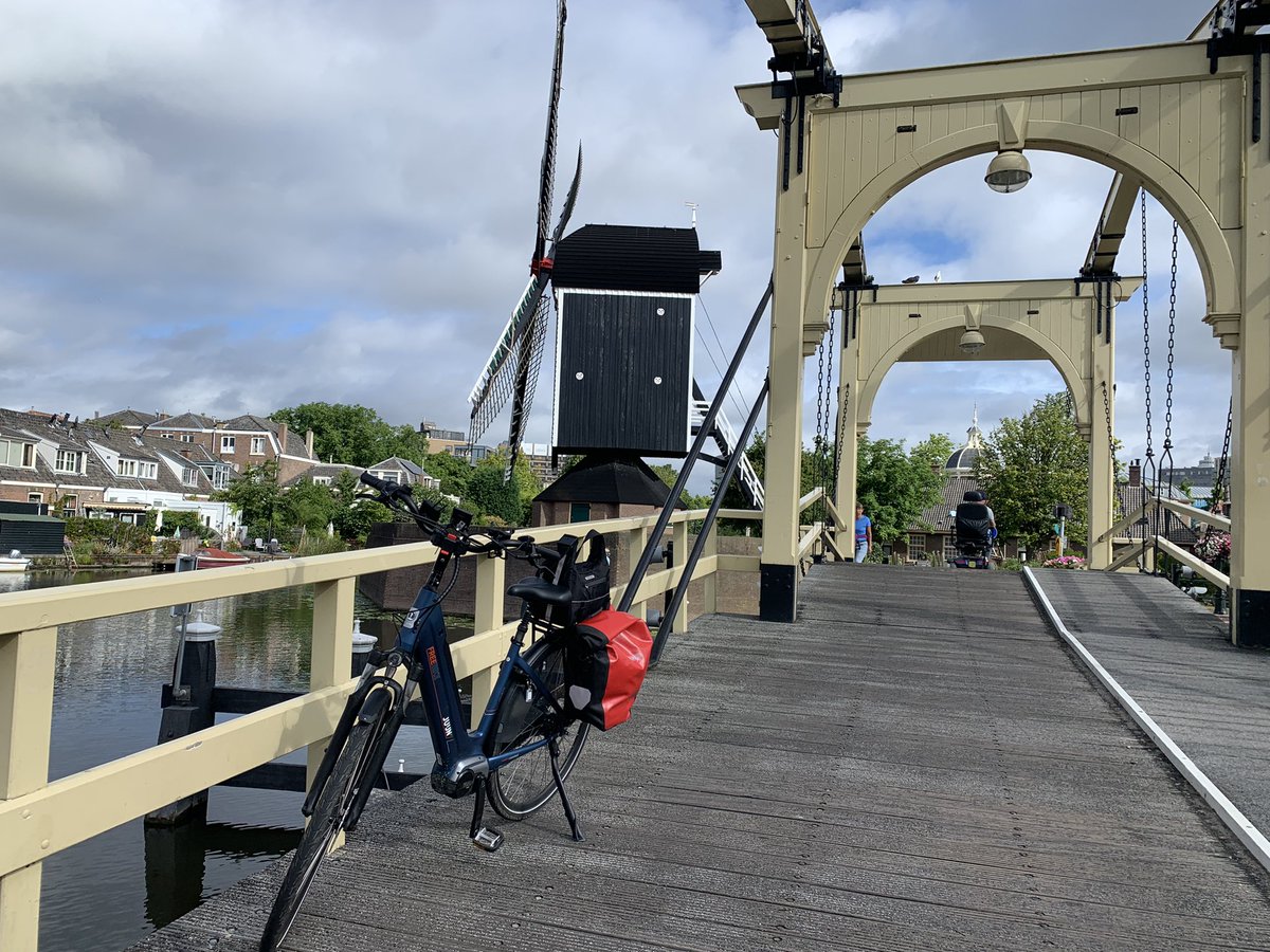 Hey <a href="/LdnOntBikeCafe/">London Bicycle Café</a> that <a href="/pocampobags/">Po Campo Bags</a> has been a great investment for travelling. Velcro makes it easy to detach and go. Holds … more than you want to know 😉