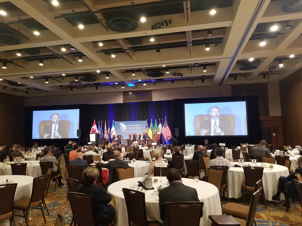 Partnering with the #Artic session. Excellent panel discussing global challenges through local solutions. <a href="/PNWER/">Pacific NorthWest Economic Region</a> <a href="/edaalberta/">EDA</a> <a href="/RichardGotfried/">Richard Gotfried 高 飛 🇨🇦</a> #collaboration #economicdevelopment #articnorthernframework #northsoutheastwest