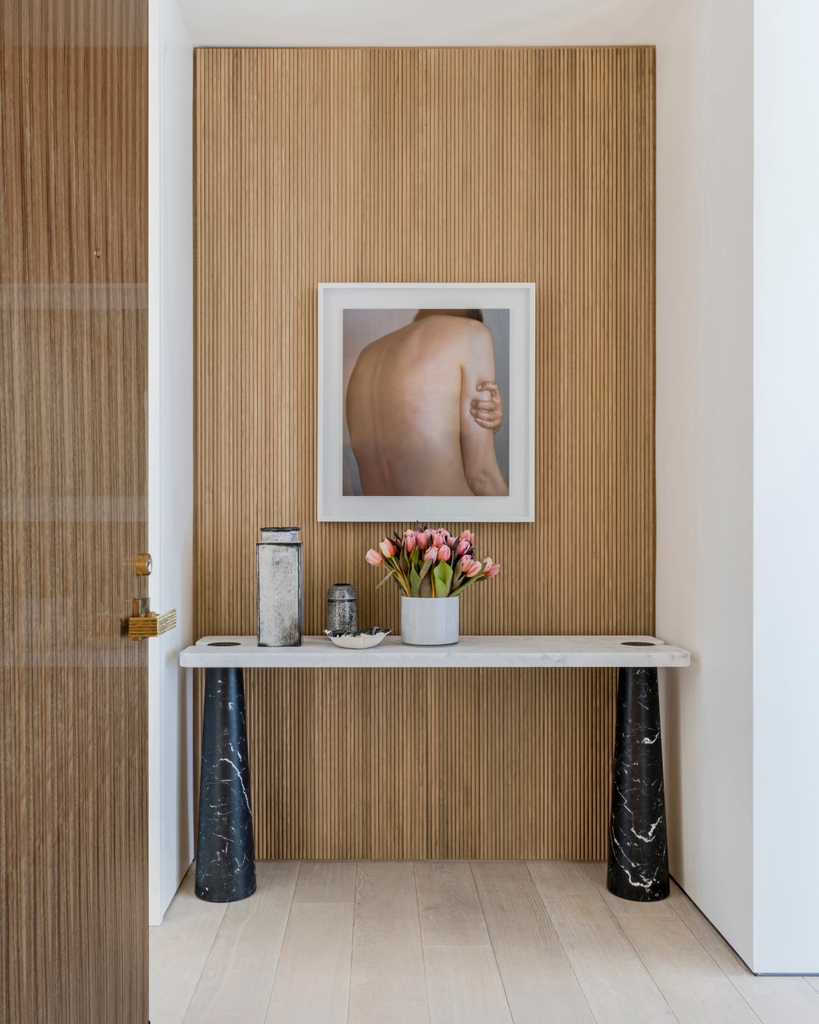 181Fremont's tweet photo. Meticulously designed by the world-renowned team at ODADA, 181 Fremont's corner Residence 63A boasts 1,882 square feet of chic living space awash in natural light. 

Experience Residence 63A in person. To schedule a private tour, email info@181fremont.com or call 415.282.0888 https://t.co/dzBaxx5ZEP