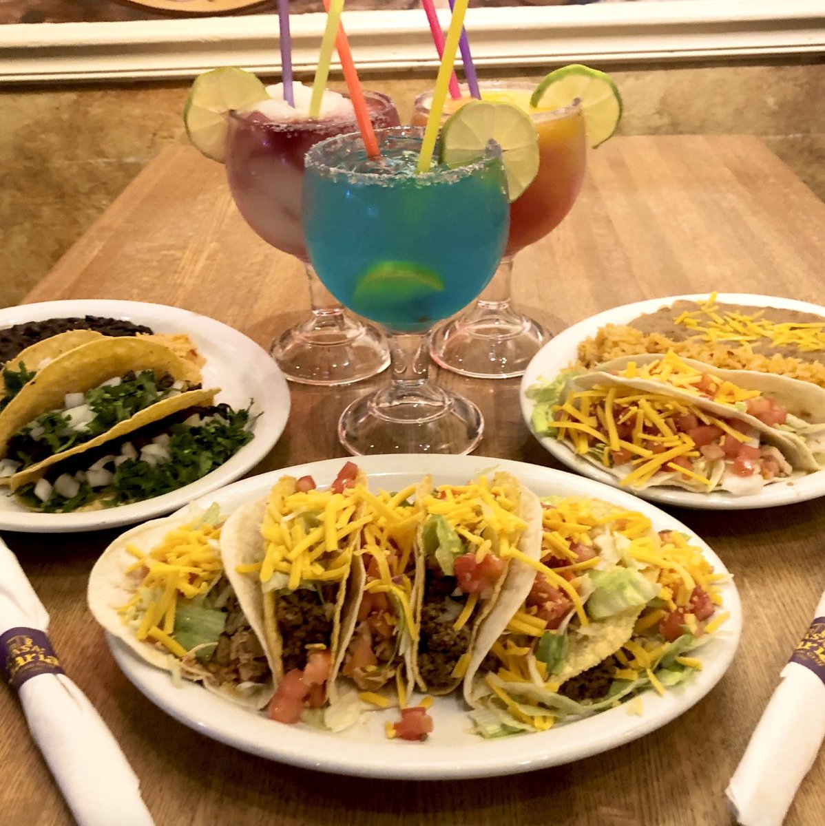 UBMeWorld's tweet image. Happy Taco Tuesday Everyone! We have some yummy tacos coming your way from Molka GT, Casa Maria and Dave's Tacos (Austin, TX). 

Order your tacos today at ubmefood.com!