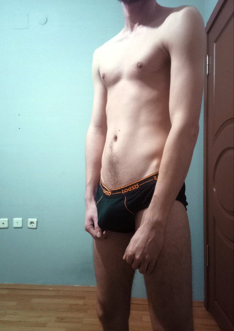 Come and pull them off for me ??? https://t.co/CMWnfxGlZp
