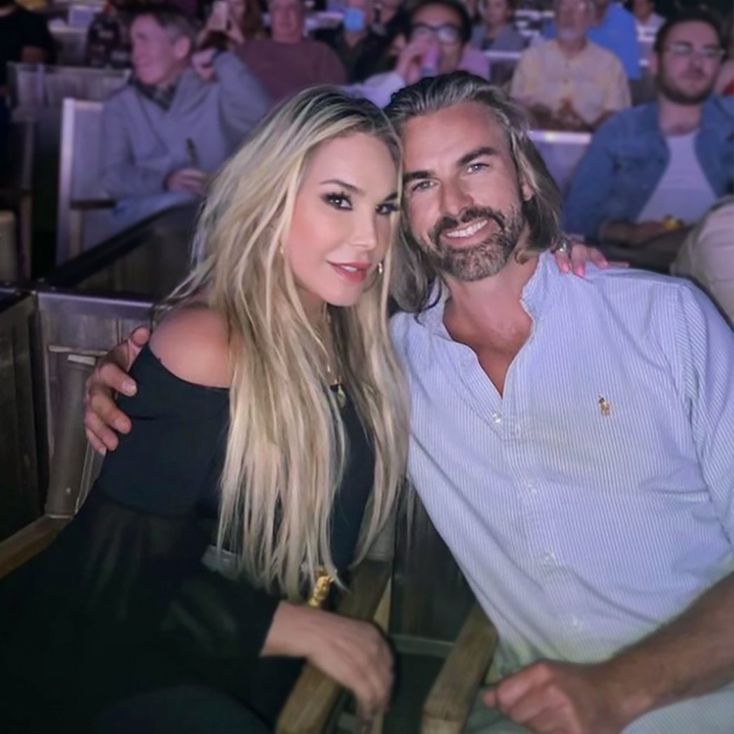 AdrienneMaloof's tweet photo. Great time at the Ricky Martin concert with this one 🎤🎶✨ #ConcertWeekend #RickyMartin https://t.co/seSd7LDTiG