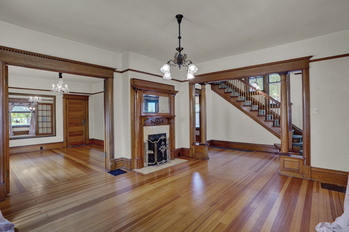 CORealEstate411's tweet image. NEW LISTING in Downtown Colorado Springs Old North End! So much history and original hardware including windows, doors, trim, and more. Covered porch, huge attached 2-car garage, butler&apos;s pantry, +. homescout.realty.com/a/toby-lorenc/… 🏡#RealtorToby #BHHS #DowntownCS #SpringsHomes #COSprings