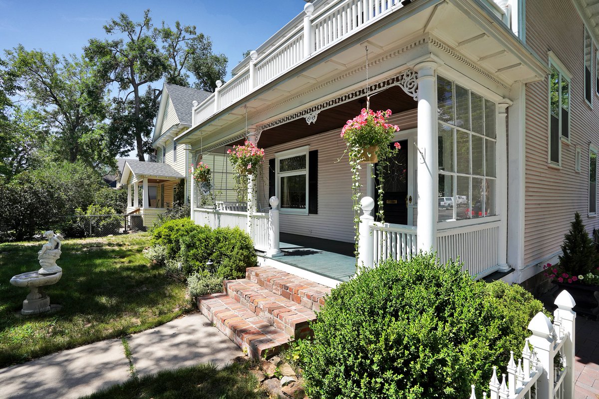 CORealEstate411's tweet image. NEW LISTING in Downtown Colorado Springs Old North End! So much history and original hardware including windows, doors, trim, and more. Covered porch, huge attached 2-car garage, butler&apos;s pantry, +. homescout.realty.com/a/toby-lorenc/… 🏡#RealtorToby #BHHS #DowntownCS #SpringsHomes #COSprings