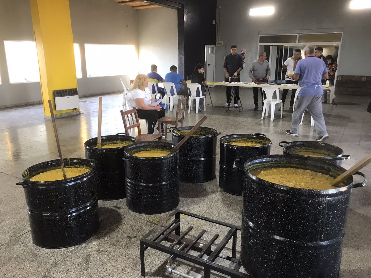 SanFcoEsDeBoca's tweet image. EL LOCRO AZUL Y ORO !

Asociación Civil Peña Boquense San Francisco agradece el constante apoyo de la ciudadanía.

Gracias a los que vendieron a los que compraron y a los que de temprano el domingo dijeron presente. 

PBSF, 52 años junto a BOCA y su gente !