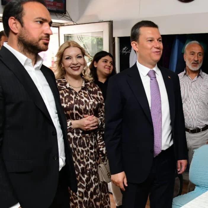 HacUcakcioglu's tweet photo. SKM Programları Kapsamında Mamak Hüseyin Gazi mahallesi Çarşı İçi Esnaf Ziyaretini Ak Parti Genel Başkan Yardımcımız Sayın @_fatihsahin ve İlçe başkanımız Erhan Sarıgöl’le Ziyaret Ettik.
@RTErdogan 
@erkankandemir 
@hakanhanozcan 
@erhansarigol https://t.co/CVbKEiLUHb