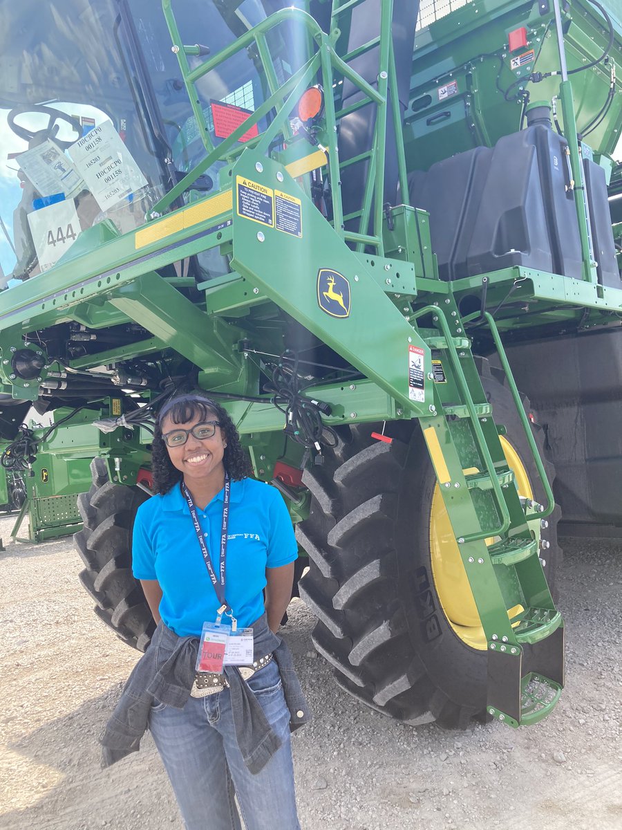 mums2333's tweet photo. Thanks to @JohnDeere for hosting the @NationalFFA New Century Farmer Conference this afternoon!#FFANCF #FFAalumni https://t.co/ixF0IeacaP
