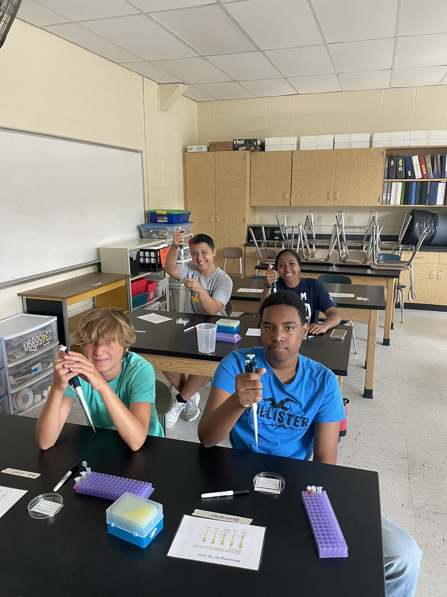 CCgirt's tweet photo. Intro to #micropipetting https://t.co/Kp1G9TTniU