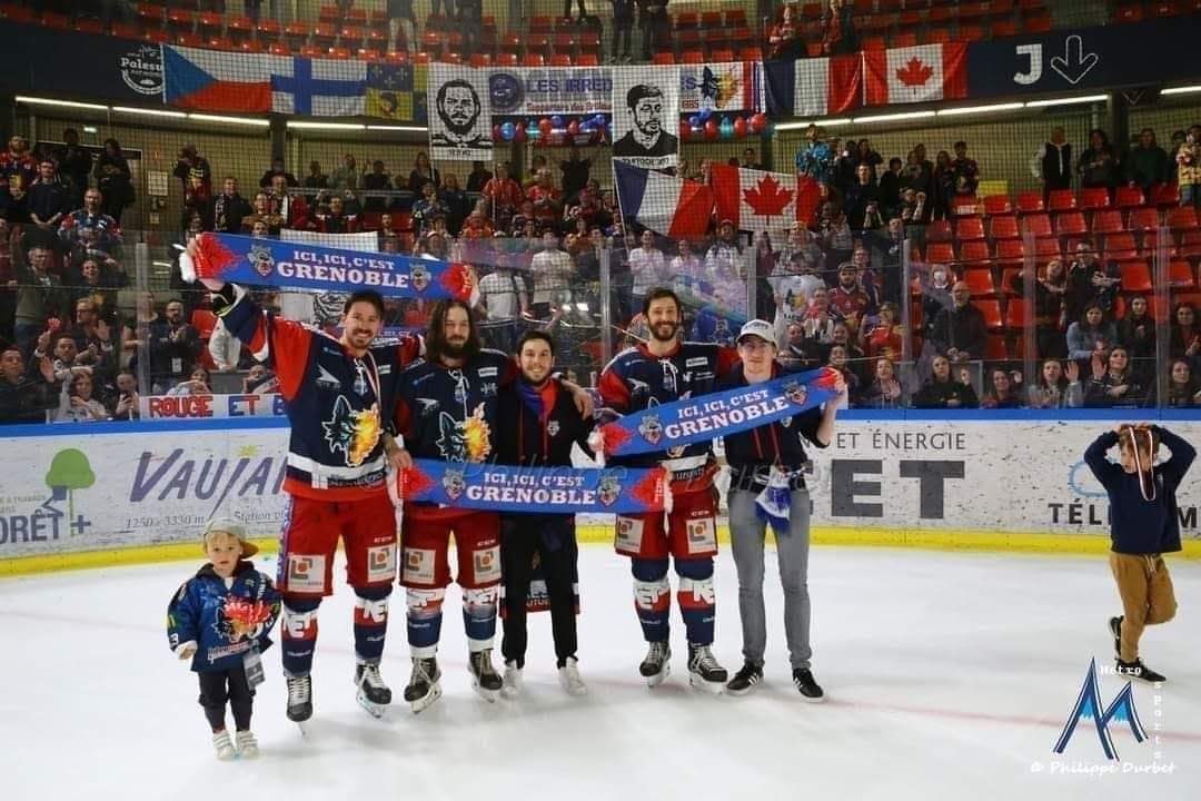 Ils comptent + de 42 saisons et + de 1800 matchs sous le maillot BDL…
On ne pouvait pas les laisser partir comme ça ! Au programme : animation et moment plein d'émotions avec des joueurs qui ont marqué l'histoire du club ! 
Merci pour tout Sebastien, Christophe et Julien !