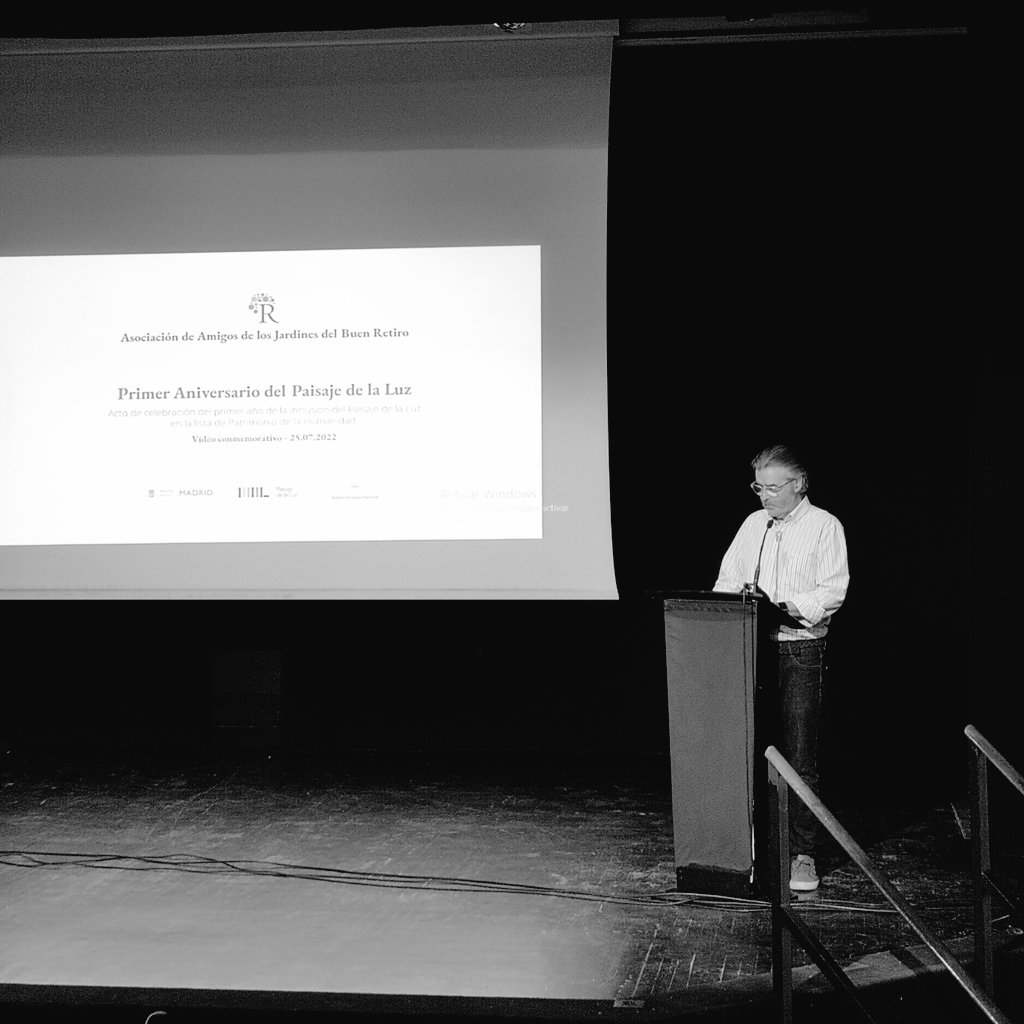 Enhorabuena por el Primer Aniversario del Paisaje de la Luz a nuestros amigos de la Asociación de Amigos de los Jardines del Buen <a href="/_ElRetiro/">El Parque del Retiro</a> ¡Por muchos más años y bonitas iniciativas como esta! 😊
