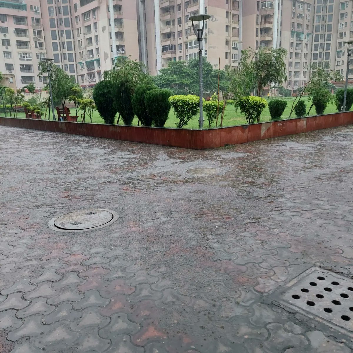 Day 5,6,7 of 14 for #walking before starting to #run.. my way of preparing to start #running again, fun times in rainy weather.. #walks #walker IT'S HAPPENING #fitnessjourney #FitnessMana #celebrateFitness